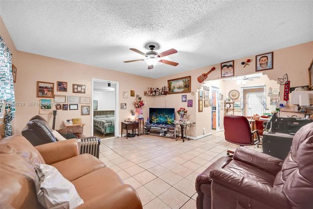 811 NW 24th Ct, Miami, FL 33125