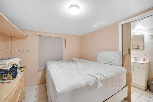 811 NW 24th Ct, Miami, FL 33125