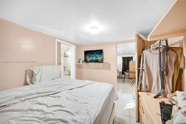 811 NW 24th Ct, Miami, FL 33125