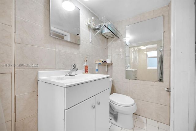 811 NW 24th Ct, Miami, FL 33125