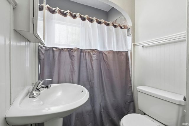 225 W Darrow Avenue, Fort Wayne, IN 46807