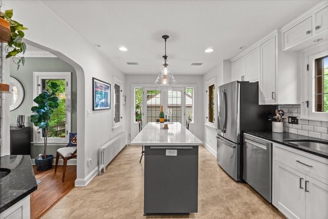 4314 N Ardmore AVENUE, Shorewood, WI 53211