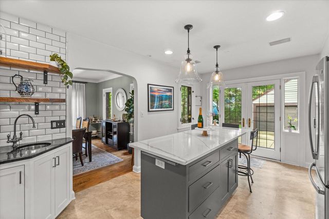 4314 N Ardmore AVENUE, Shorewood, WI 53211
