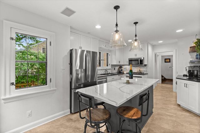 4314 N Ardmore AVENUE, Shorewood, WI 53211