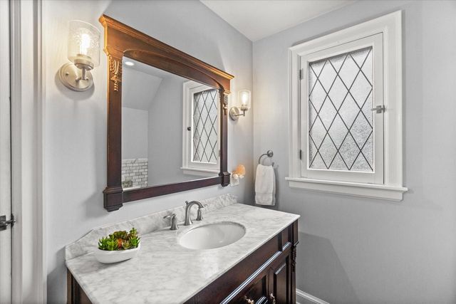 4314 N Ardmore AVENUE, Shorewood, WI 53211