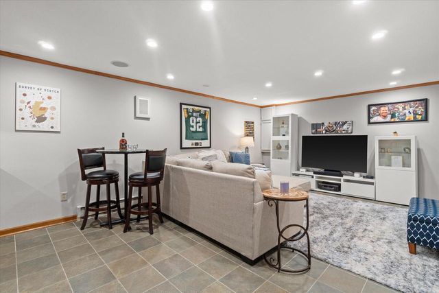 4314 N Ardmore AVENUE, Shorewood, WI 53211