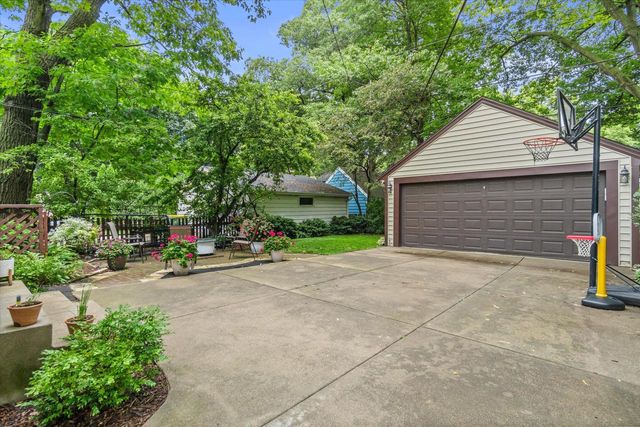 4314 N Ardmore AVENUE, Shorewood, WI 53211