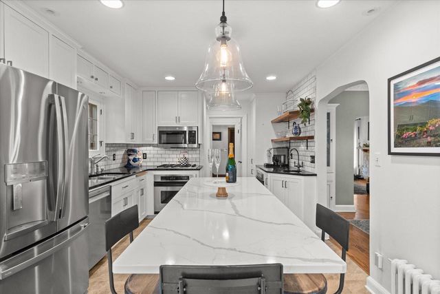 4314 N Ardmore AVENUE, Shorewood, WI 53211