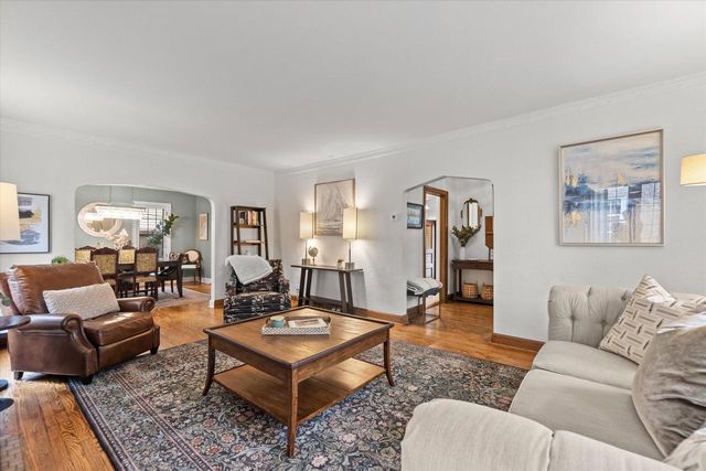 4314 N Ardmore AVENUE, Shorewood, WI 53211