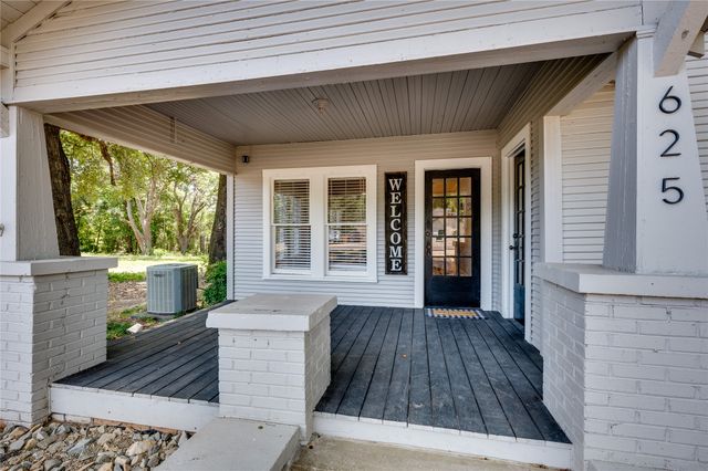 625 Jefferson Street, Pittsburg, TX 75686