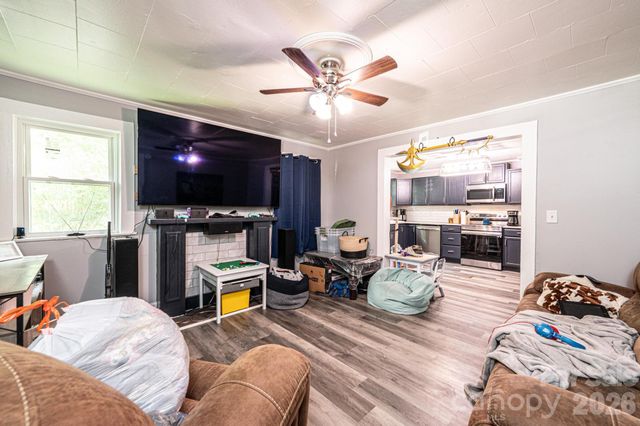 224 broadway Street NW, Lenoir, NC 28645