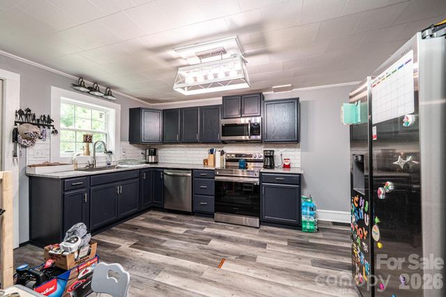 224 broadway Street NW, Lenoir, NC 28645