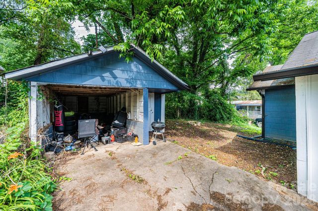 224 broadway Street NW, Lenoir, NC 28645