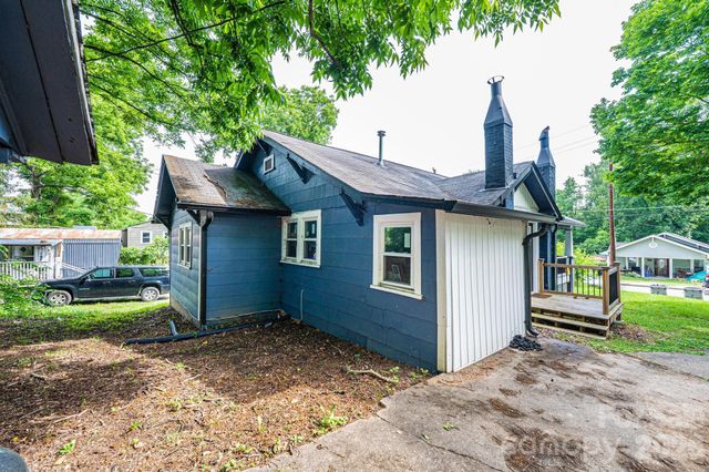 224 broadway Street NW, Lenoir, NC 28645