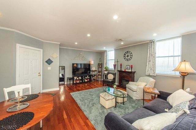 124 E Main St 215, Denville Twp., NJ 07834