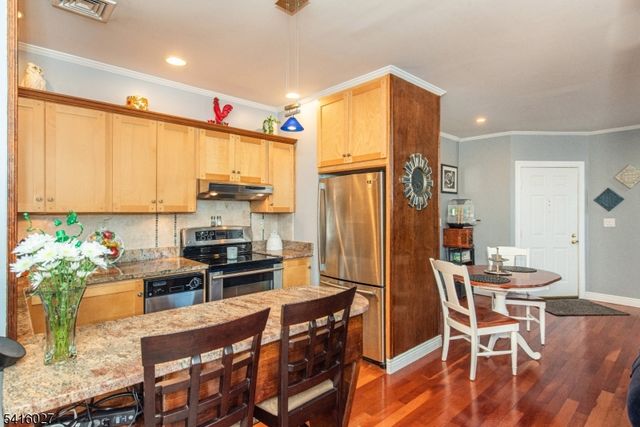 124 E Main St 215, Denville Twp., NJ 07834