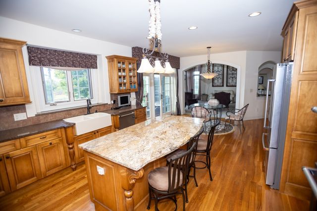7542 Thornhill Court, Yorkville, IL 60560
