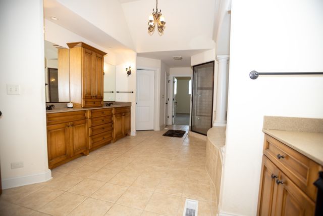 7542 Thornhill Court, Yorkville, IL 60560