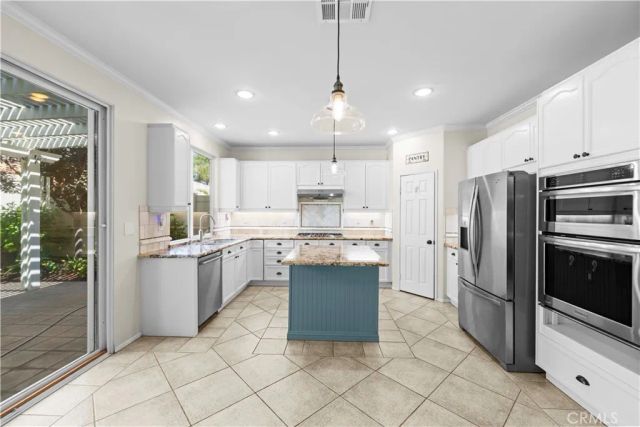 33456 Warwick hills Rd, Yucaipa, CA 92399