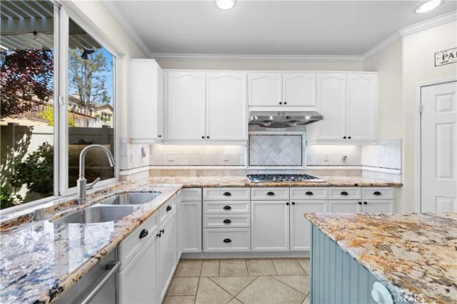 33456 Warwick hills Rd, Yucaipa, CA 92399