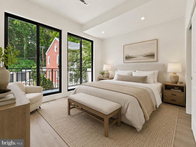 330 CARSON ST, Philadelphia, PA 19128