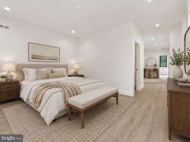 330 CARSON ST, Philadelphia, PA 19128