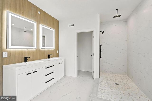 330 CARSON ST, Philadelphia, PA 19128