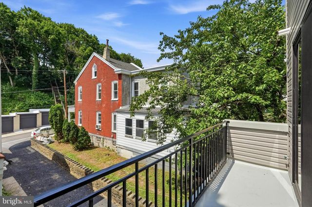 330 CARSON ST, Philadelphia, PA 19128