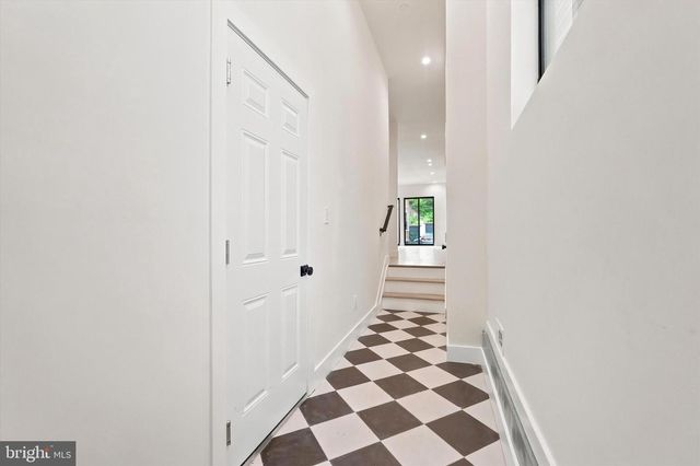 330 CARSON ST, Philadelphia, PA 19128