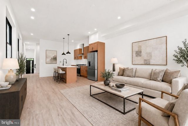 330 CARSON ST, Philadelphia, PA 19128
