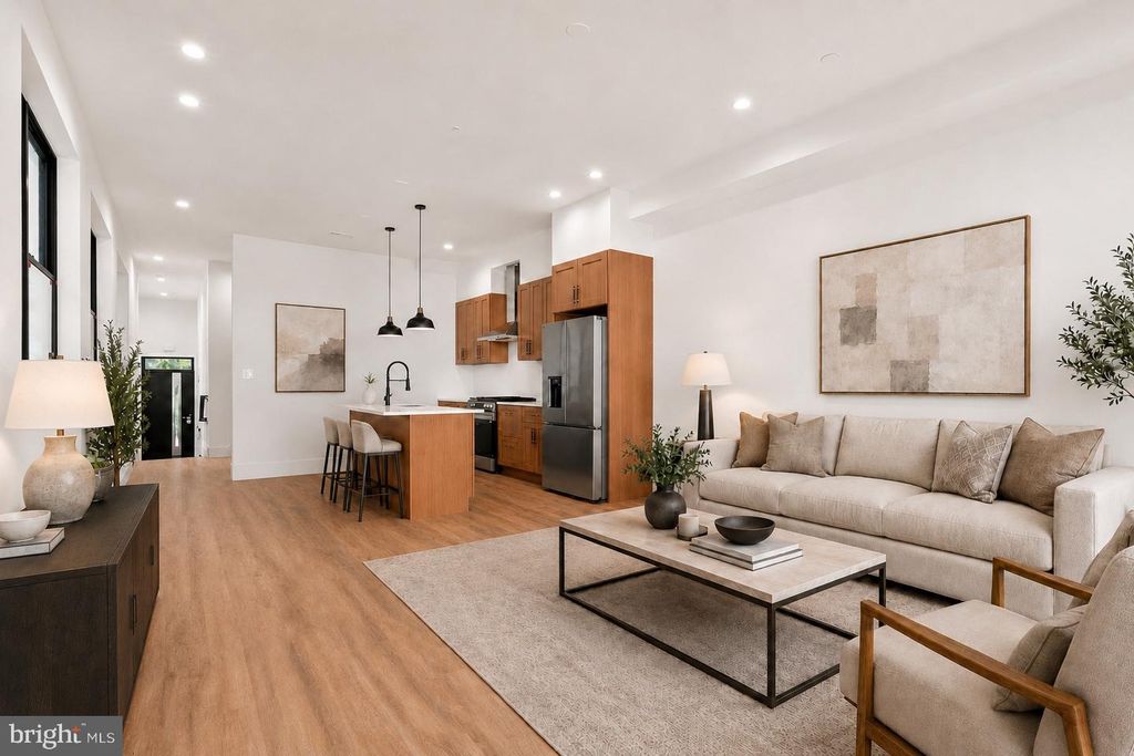 330 CARSON ST, Philadelphia, PA 19128