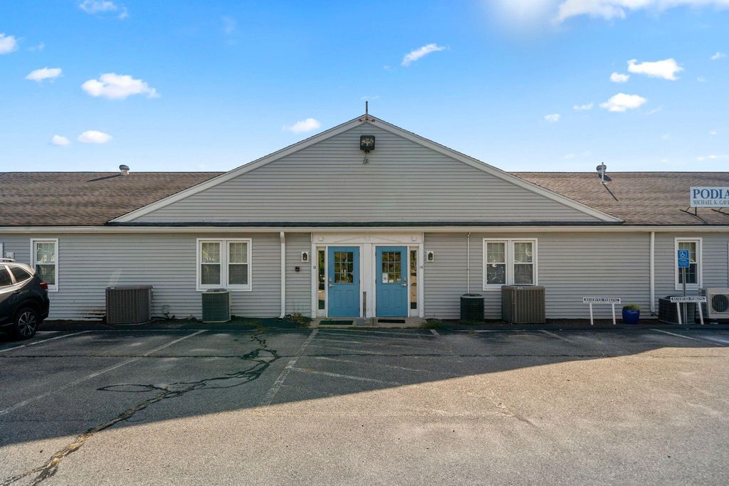4 Barlows Landing Road 15 & 16, Pocasset, MA 02559