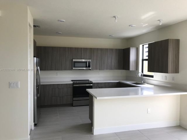 8102 NW 105th Court 8102, Doral, FL 33178
