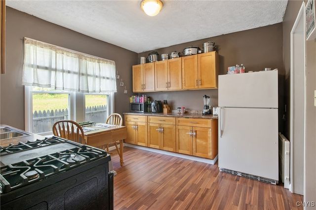 215 Cleveland Avenue, Syracuse, NY 13208
