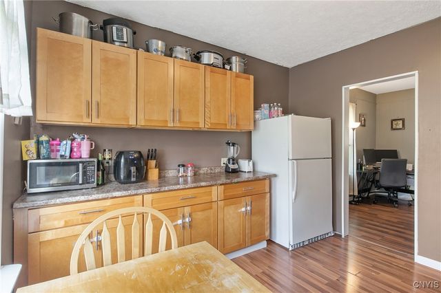 215 Cleveland Avenue, Syracuse, NY 13208