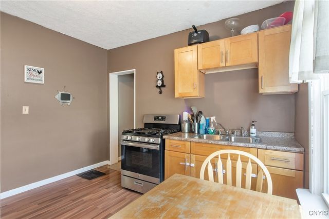 215 Cleveland Avenue, Syracuse, NY 13208