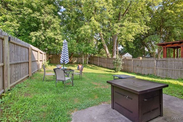 215 Cleveland Avenue, Syracuse, NY 13208
