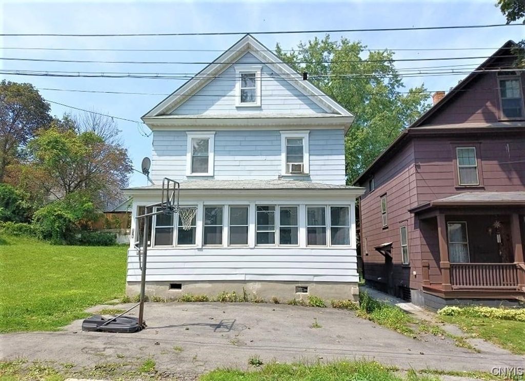 215 Cleveland Avenue, Syracuse, NY 13208
