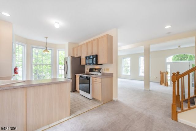 148 Arrowgate Dr, Randolph Twp., NJ 07869