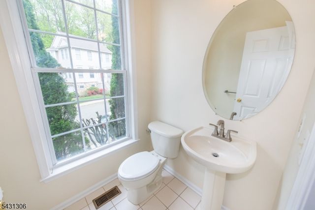 148 Arrowgate Dr, Randolph Twp., NJ 07869