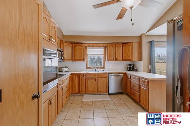 5129 S 94th Avenue, Omaha, NE 68127