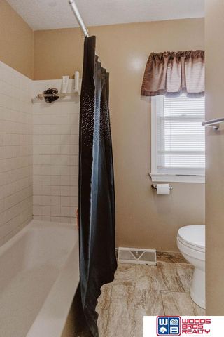 5129 S 94th Avenue, Omaha, NE 68127