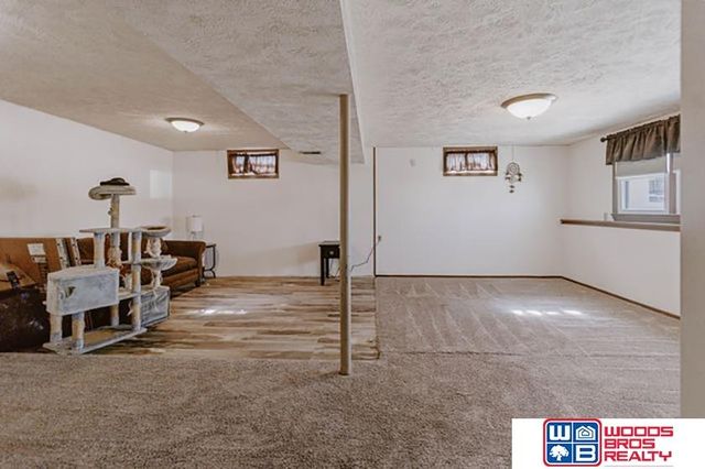 5129 S 94th Avenue, Omaha, NE 68127