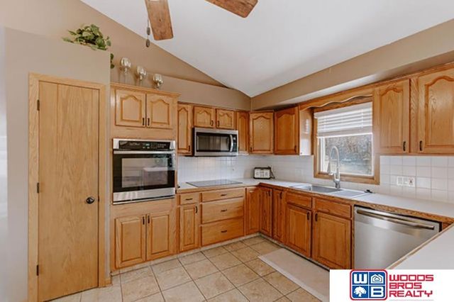 5129 S 94th Avenue, Omaha, NE 68127