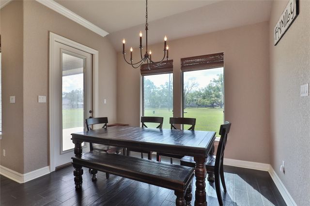 717 Rustic Oaks Drive, Angleton, TX 77515