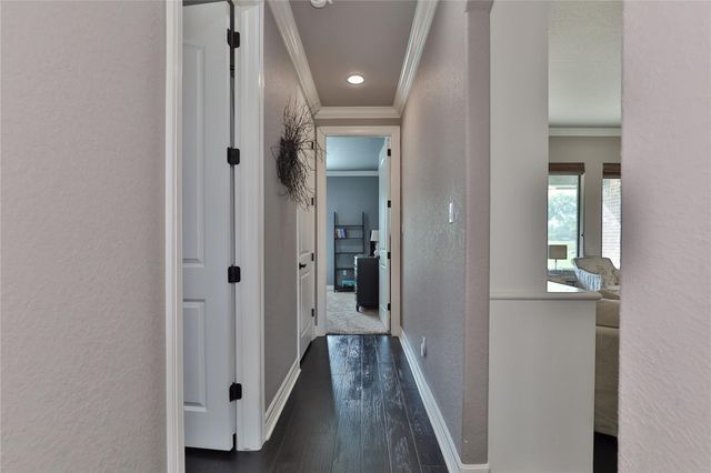 717 Rustic Oaks Drive, Angleton, TX 77515