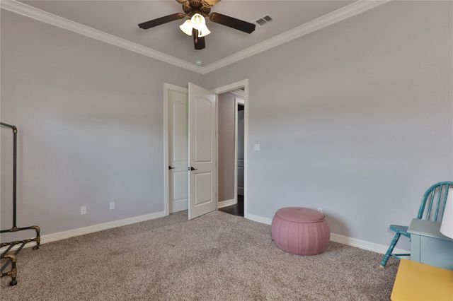 717 Rustic Oaks Drive, Angleton, TX 77515