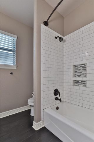 717 Rustic Oaks Drive, Angleton, TX 77515