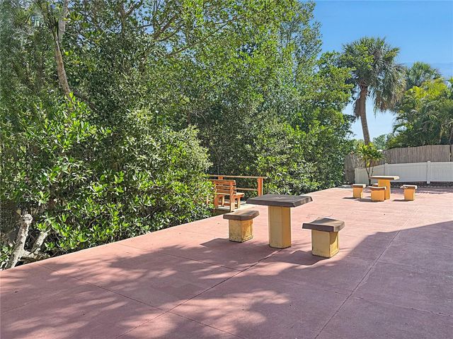 4435 1ST STREET NE 103, St Petersburg, FL 33703