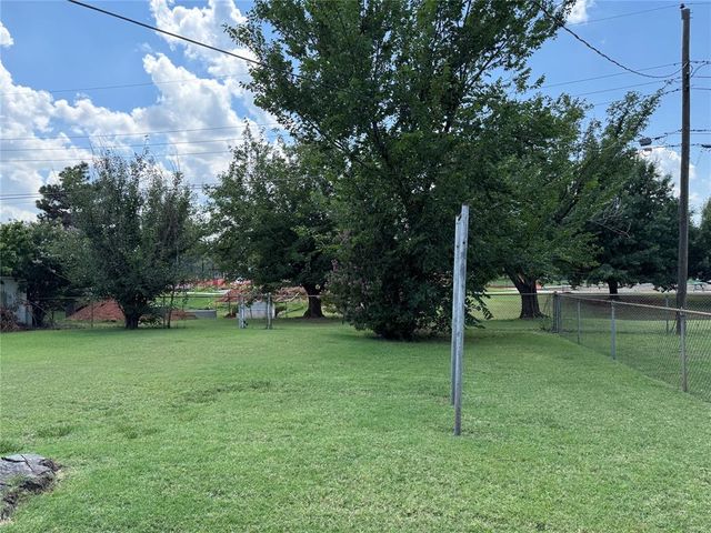 9501 Stratford Drive, Oklahoma City, OK 73120